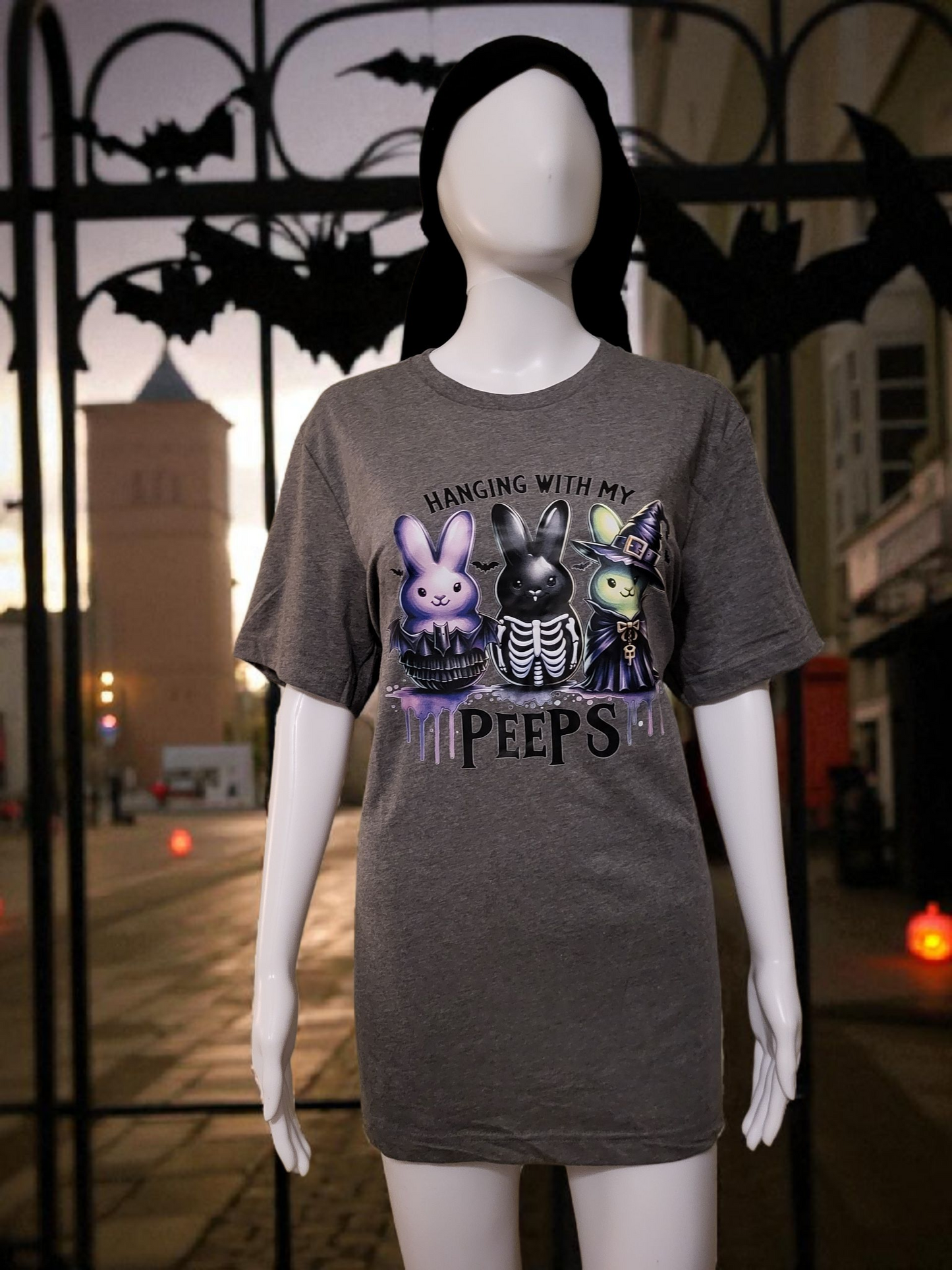 Hanging With My Peeps Spooky Tee - Size: L